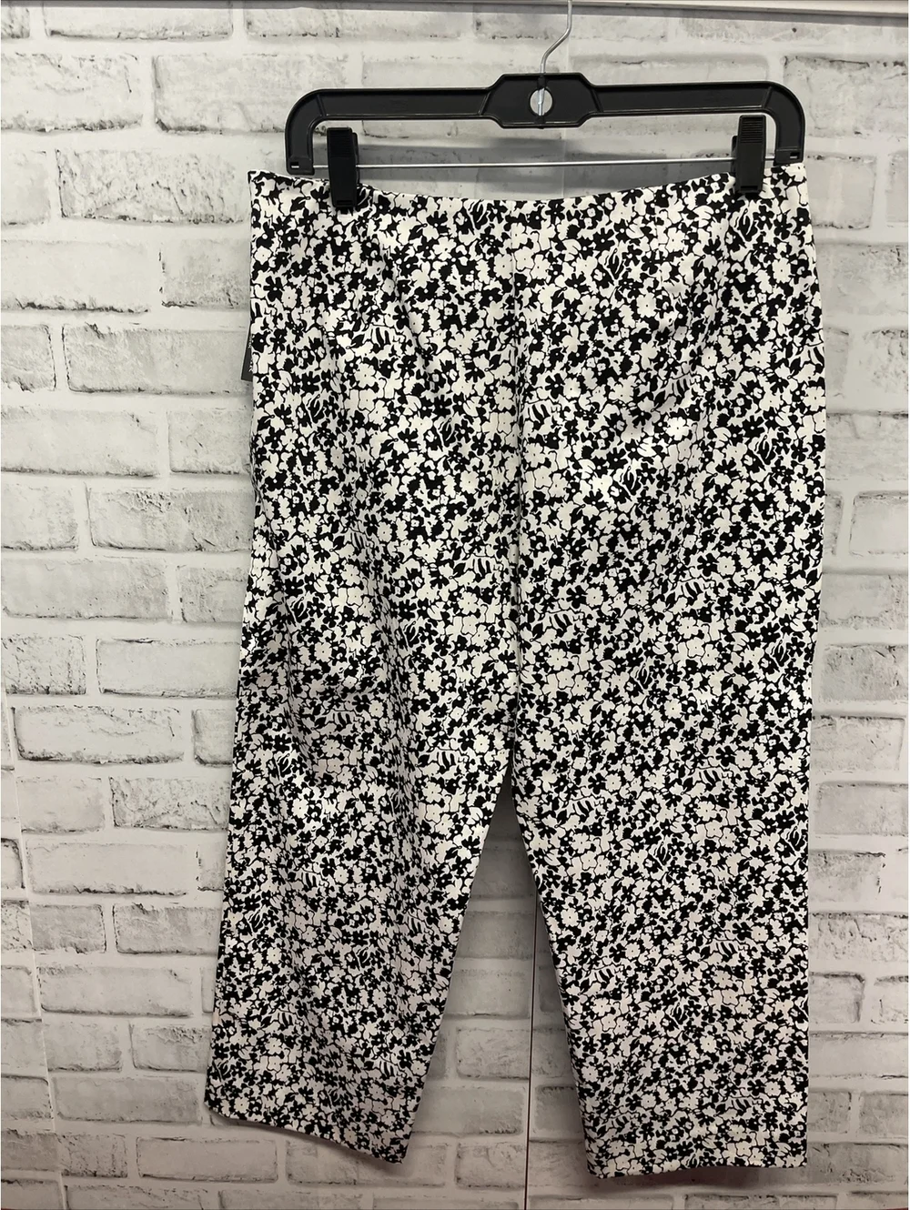 NWT Wear Flair Black White Floral Crop